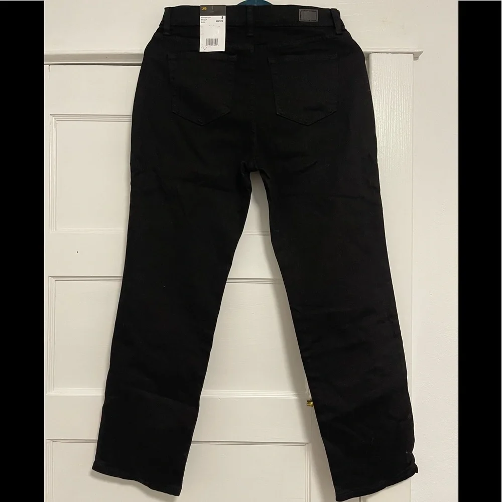 NWT Women’s Size 8 Relaxed Fit Straight Leg Mid Rise Jeans In Black - Picture 5 of 12